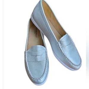 Chelsea Cloudwalkers By Avenue Silver Penny Loafers Size 10 Wide